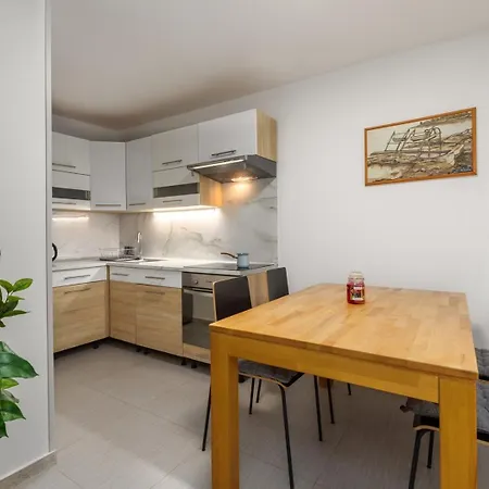 Apartments With Parking Space Basanija, Umag - 27263 Apartmán Savudrija