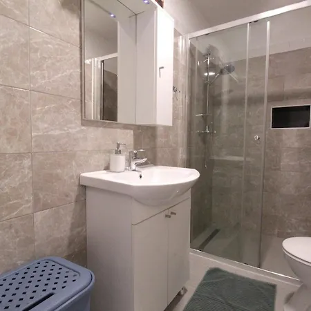 Apartments With Parking Space Basanija, Umag - 27263 Apartmán Savudrija